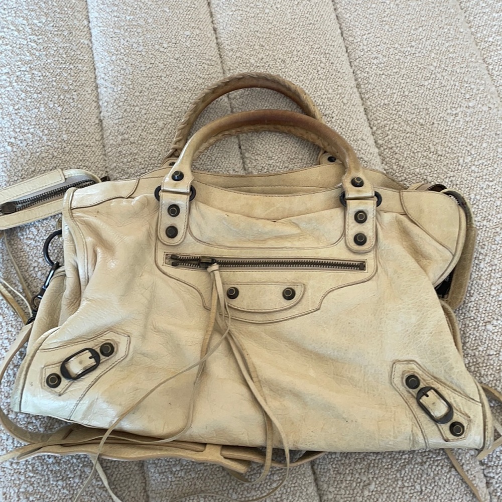 Balenciaga classic city bag *BEST OFFER* just needs exterior cleaning